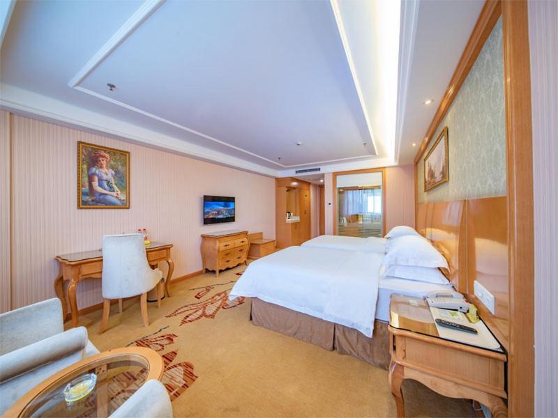 Vienna Hotel Guangzhou Baiyun Dongping Middle Road ภายนอก รูปภาพ