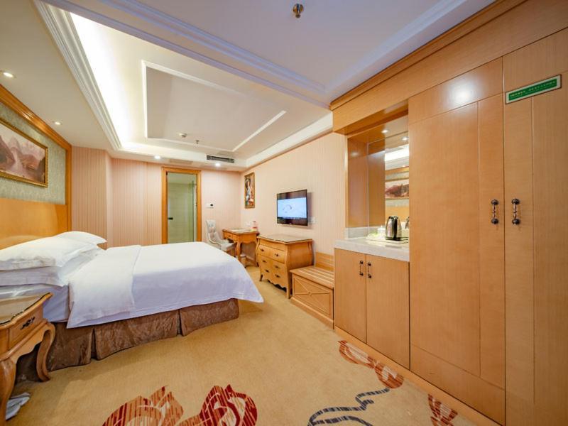 Vienna Hotel Guangzhou Baiyun Dongping Middle Road ภายนอก รูปภาพ