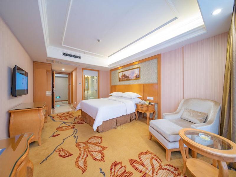 Vienna Hotel Guangzhou Baiyun Dongping Middle Road ภายนอก รูปภาพ