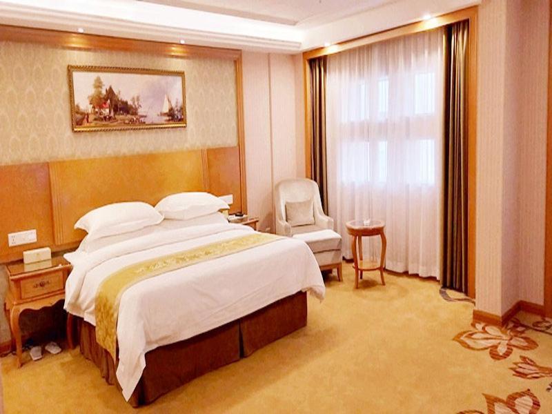 Vienna Hotel Guangzhou Baiyun Dongping Middle Road ภายนอก รูปภาพ