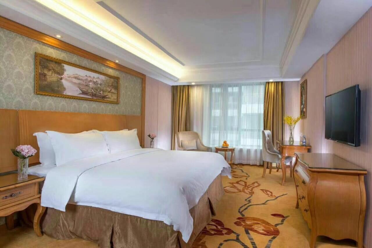 Vienna Hotel Guangzhou Baiyun Dongping Middle Road ภายนอก รูปภาพ