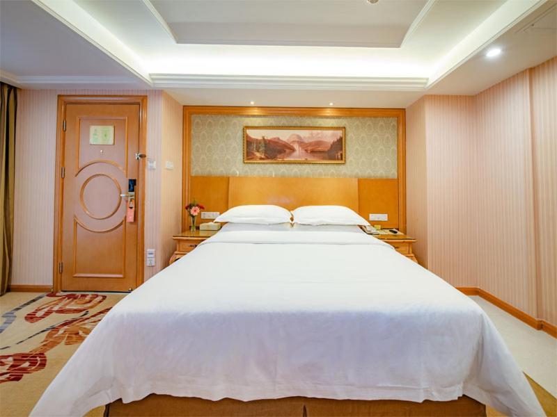 Vienna Hotel Guangzhou Baiyun Dongping Middle Road ภายนอก รูปภาพ