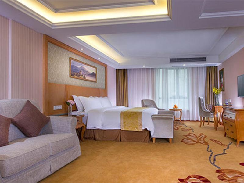 Vienna Hotel Guangzhou Baiyun Dongping Middle Road ภายนอก รูปภาพ